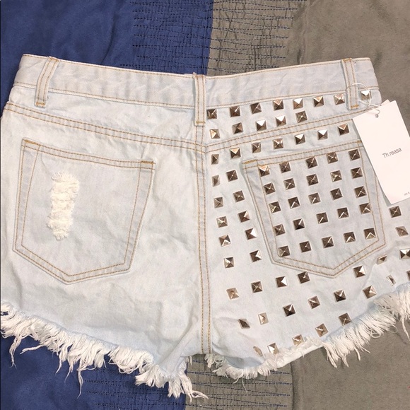 Daisy Duke’ish - Picture 3 of 4